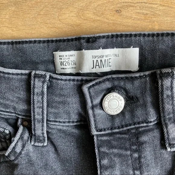 Topshop Tall Grey Jamie Jeans with Distressed Knees - Picture 2 of 3